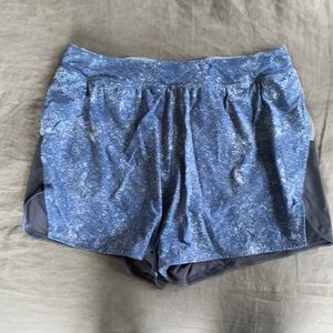Men’s OV 4” blue lightspeed short w/ liner!